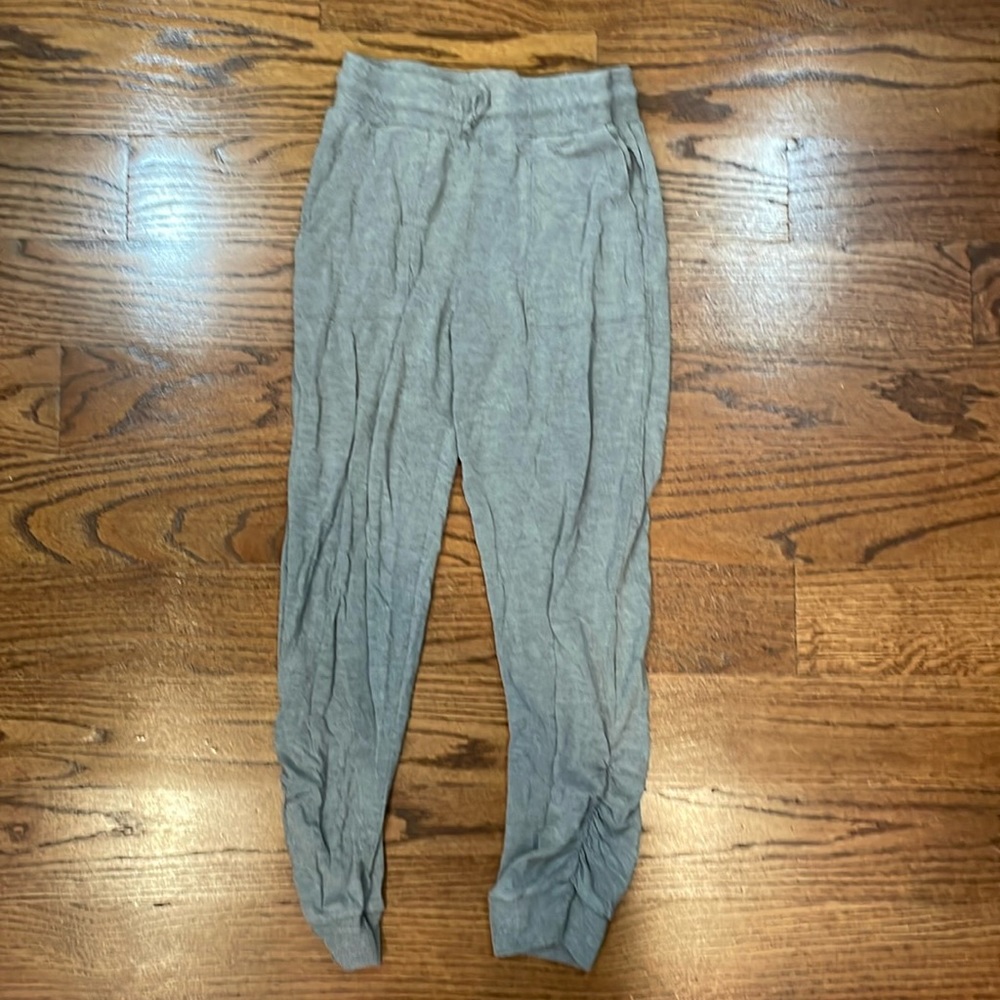 Threads 4 Thought gray ruched joggers
